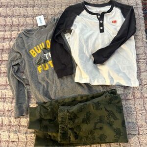 New 3 Piece Carter's Boy Clothes
Size 5T 2 Tops & 1 Truck Jogger s